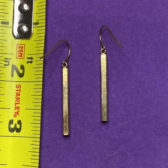 💛 Classic Gold Plated Rectangular Bar Drop Earrings - Picture 4 of 4